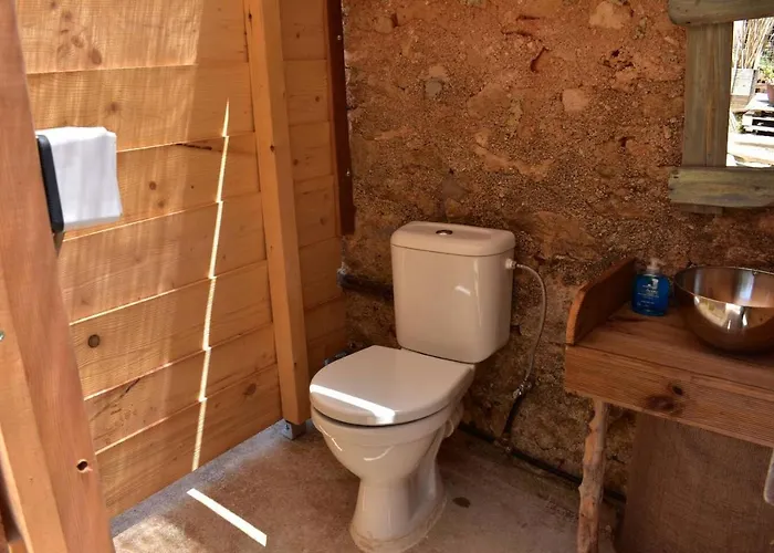 Nyaraló Cocoon Tent In An Olive Grove