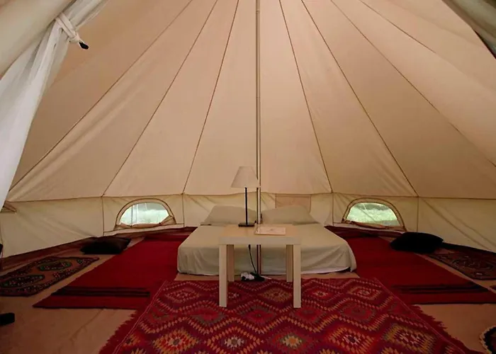Cocoon Tent In An Olive Grove Nyaraló